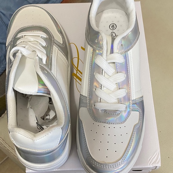 🎄Holiday Sale🎄Mata Shoes Holographic White/Silver Platform Fashion Sneakers NIB - Picture 7 of 7